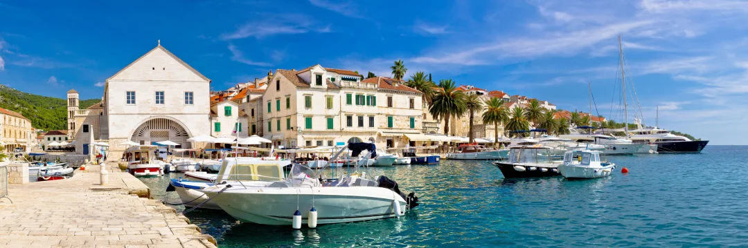 2. DAS ARSENAL MIT DEM THEATER - STADT HVAR