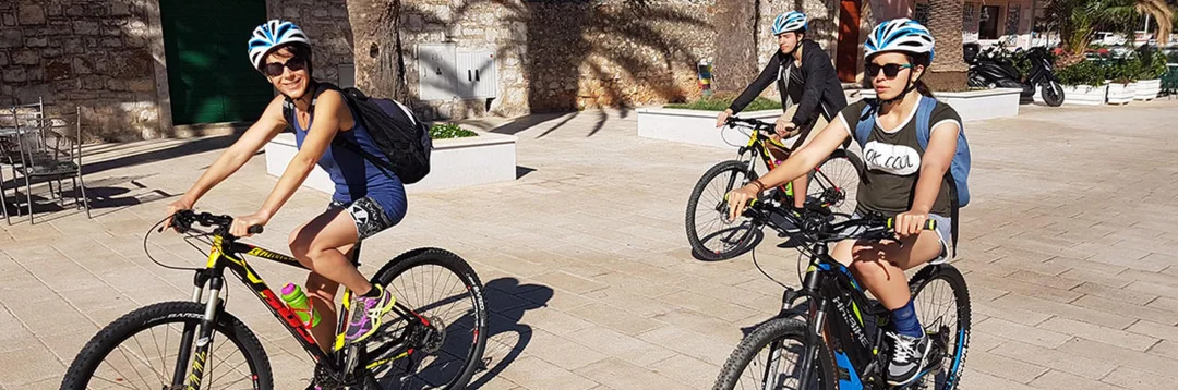 Tour cycliste autoguidé à Hvar - 3,5 heures